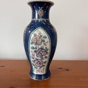 Vintage Elegant Blue Floral Vase